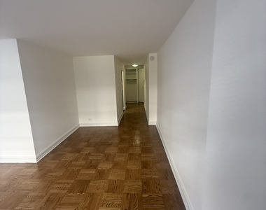 888 8th Avenue - Photo Thumbnail 10