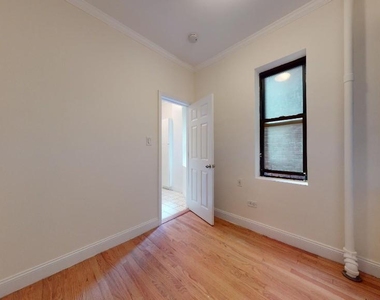 711 2nd Avenue  - Photo Thumbnail 4