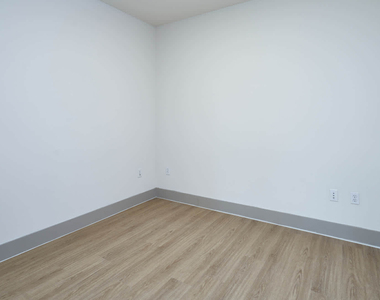 16015 Cleveland Street - Photo Thumbnail 42