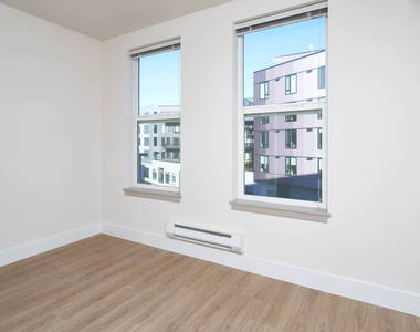 16015 Cleveland Street - Photo Thumbnail 59