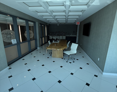 104 West End Avenue - Photo Thumbnail 10