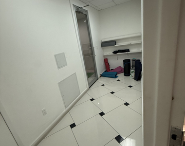 104 West End Avenue - Photo Thumbnail 11
