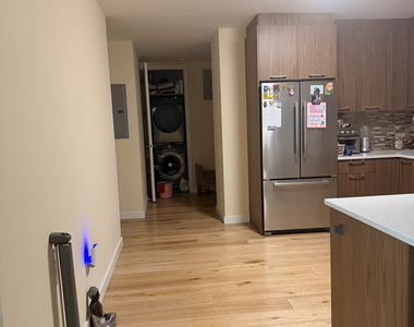 104 West End Avenue - Photo Thumbnail 1
