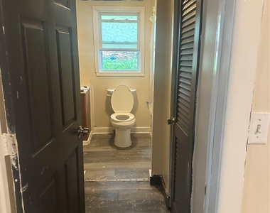 44 Webster Avenue - Photo Thumbnail 2
