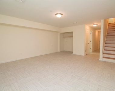 94 Thatcher Avenue - Photo Thumbnail 14