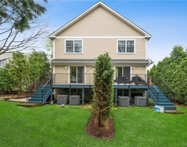 94 Thatcher Avenue - Photo Thumbnail 18