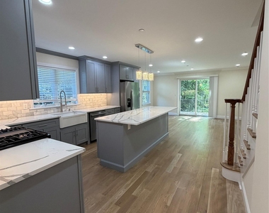 94 Thatcher Avenue - Photo Thumbnail 5