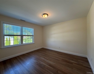 94 Thatcher Avenue - Photo Thumbnail 12