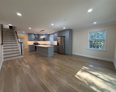 94 Thatcher Avenue - Photo Thumbnail 6