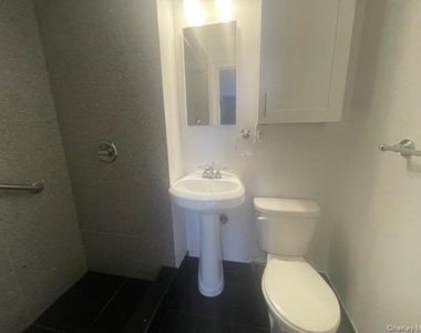 757 Chestnut Street - Photo Thumbnail 7