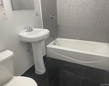 757 Chestnut Street - Photo Thumbnail 6