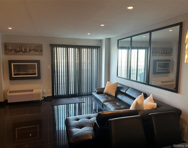 360 Shore Road - Photo Thumbnail 5