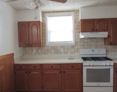 35 Taylor Avenue - Photo Thumbnail 5
