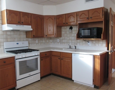 35 Taylor Avenue - Photo Thumbnail 4