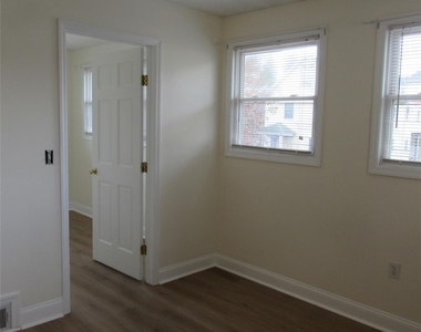 35 Taylor Avenue - Photo Thumbnail 13