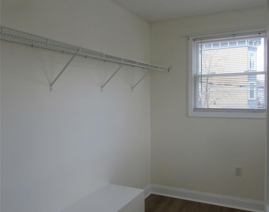35 Taylor Avenue - Photo Thumbnail 14