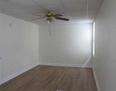 35 Taylor Avenue - Photo Thumbnail 8
