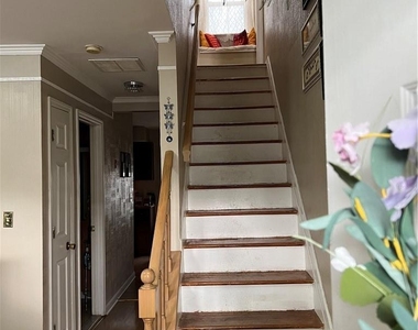 6 Taconic Street - Photo Thumbnail 1