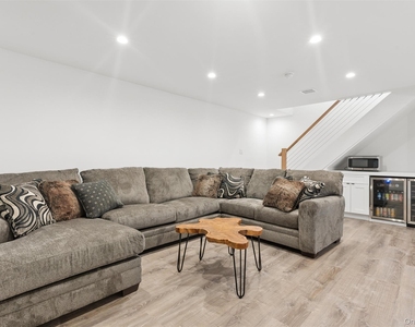 502 Springs Fireplace Road - Photo Thumbnail 20