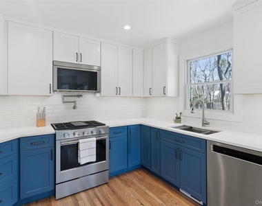 502 Springs Fireplace Road - Photo Thumbnail 6