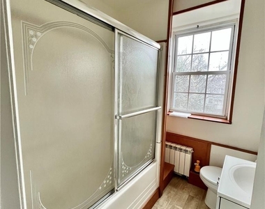 210 Union Avenue - Photo Thumbnail 9