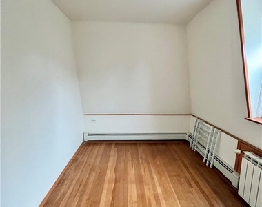210 Union Avenue - Photo Thumbnail 8