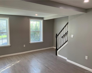 754 Broadway - Photo Thumbnail 5