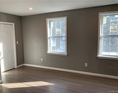 754 Broadway - Photo Thumbnail 9