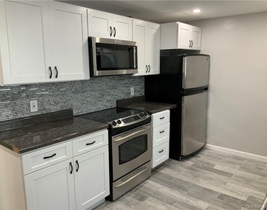 754 Broadway - Photo Thumbnail 1
