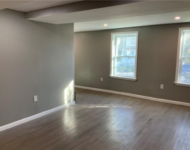 754 Broadway - Photo Thumbnail 4