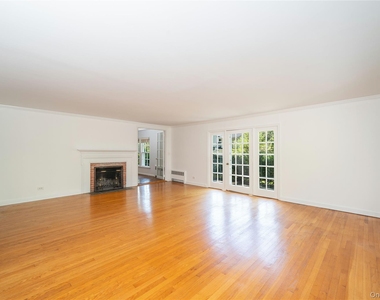 105 Douglas Road - Photo Thumbnail 3