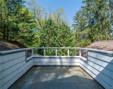 105 Douglas Road - Photo Thumbnail 14