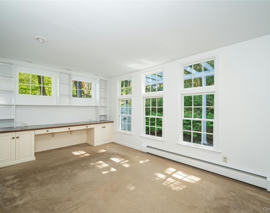 105 Douglas Road - Photo Thumbnail 11