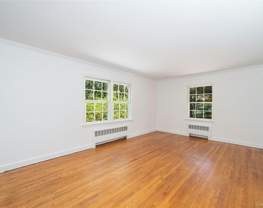105 Douglas Road - Photo Thumbnail 10