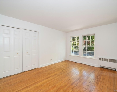 105 Douglas Road - Photo Thumbnail 8