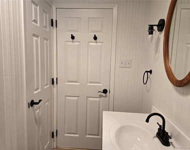 2758 N. Cedar Avenue - Photo Thumbnail 18