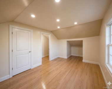 2676 Johnson Place - Photo Thumbnail 7