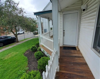 11 Franklin Avenue - Photo Thumbnail 1