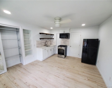 11 Franklin Avenue - Photo Thumbnail 3