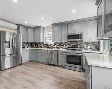 9519 116th Street - Photo Thumbnail 1