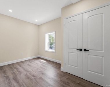 9519 116th Street - Photo Thumbnail 10
