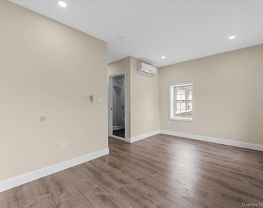 9519 116th Street - Photo Thumbnail 9