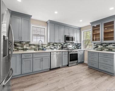 9519 116th Street - Photo Thumbnail 4