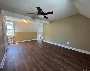 646 Main Street - Photo Thumbnail 4