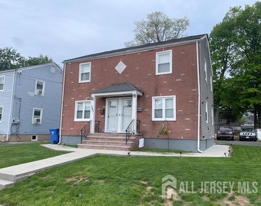 545 Olive Place - Photo Thumbnail 2