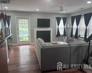 30 Lear Court - Photo Thumbnail 4
