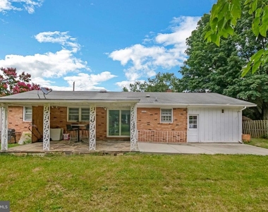 323 Russelcroft Road - Photo Thumbnail 17