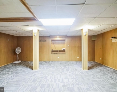 323 Russelcroft Road - Photo Thumbnail 10