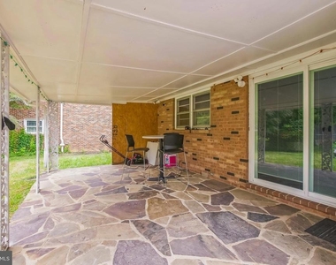 323 Russelcroft Road - Photo Thumbnail 2