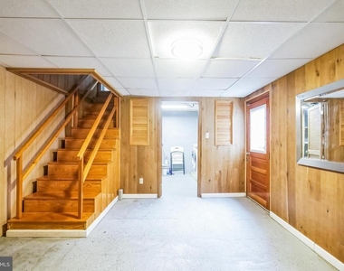 323 Russelcroft Road - Photo Thumbnail 11